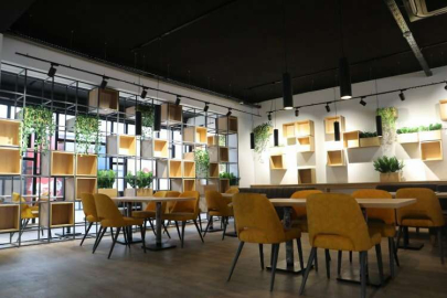 Kocaeli İzmit'te gençler Leyla Atakan Şehir Kütüphanesi’ni bekliyor