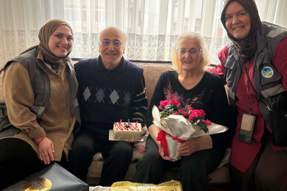 Sakarya ekipleri 65 yıllık evliliğin yıldönümüne şahitlik etti