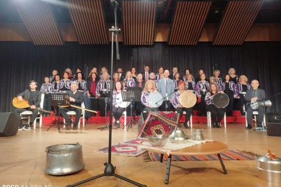 Gençleşen Türküler'den muhteşem 15. yıl konseri