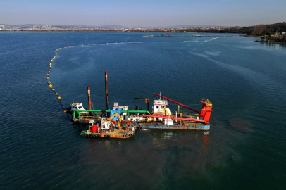 İzmit Körfezi temizlik projesi Türkiye'ye örnek oluyor... Körfez dip çamuru temizliği ile canlanıyor