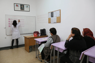 Ankara Keçiören'de her yaşa okuma yazma desteği