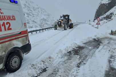Malatya'da karla mücadele çalışmaları aralıksız devam ediyor