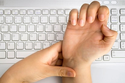 Bilgisayar başında uzun zaman geçirenler dikkat