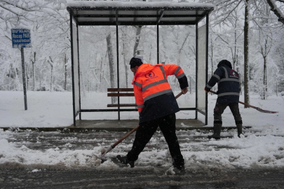 Düzce Belediyesi’nin kar timleri sahada
