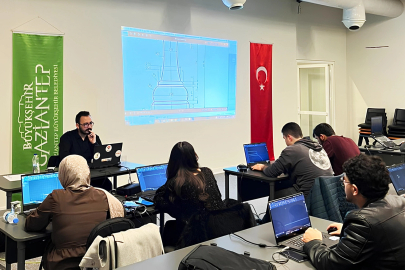 Gaziantep'te gençler iftardan sahura teknolojiyle buluşuyor