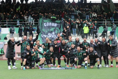 Borçkaspor şampiyonluk golüyle zirveye çıkt��