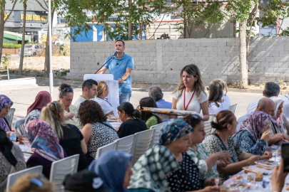 İzmir Bornova’da Menemen Şenliği finali Kent Bostanı’nda yapıldı