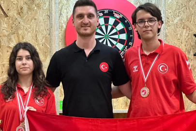 Bursa Yıldırımlı dartçılardan 'milli' gurur