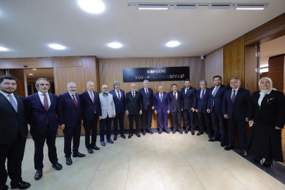 Ticaret Bakanı Bolat'tan Kayseri Büyükşehir'e ziyaret