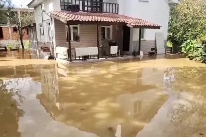 Düzce’de sağanak yağış su baskınlarına neden oldu