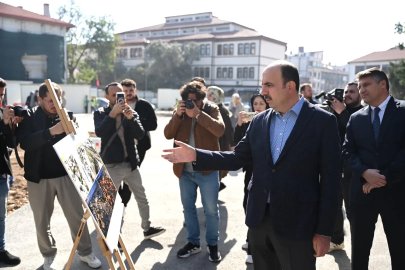Konya Mevlana Caddesi'nde çevre düzenlemesi sürüyor