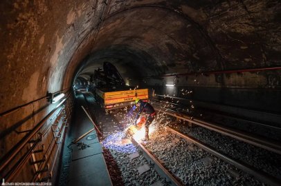 İzmir'de metro raylarında değişim zamanı