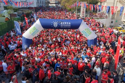 Binlerce Bursalı Cumhuriyet'e koştu