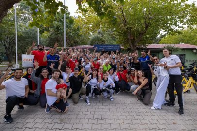İzmir’de Cumhuriyet coşkusu engelleri aştı