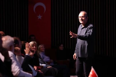 Sunay Akın'dan Cumhuriyet söyleşisi