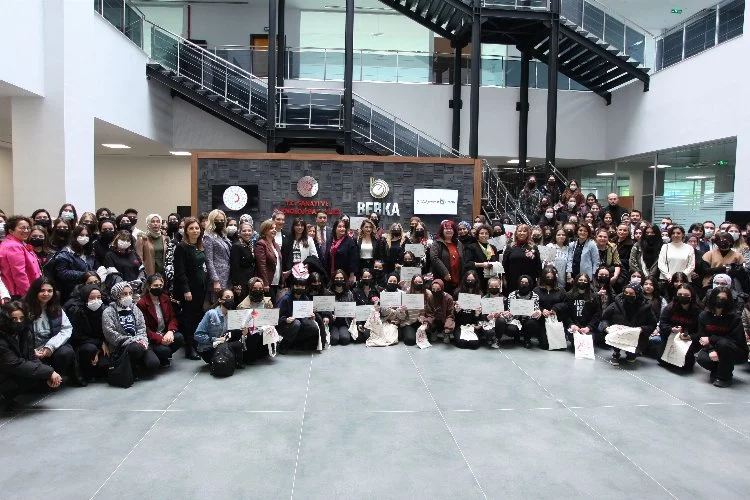 Bursa'da 22 girişimci kadın gençlerle buluşuyor