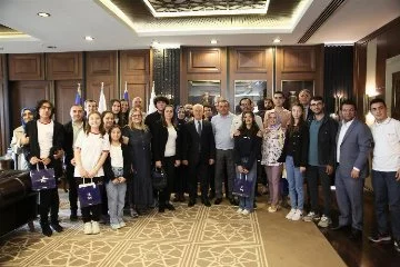 Bursa'da başarılı öğrenciler ödüllendirildi