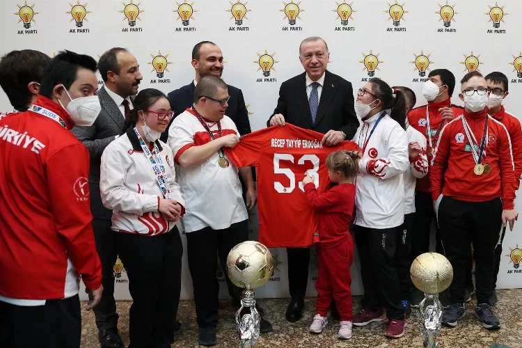 Cumhurbaşkanı Erdoğan özel sporcuları kabul etti