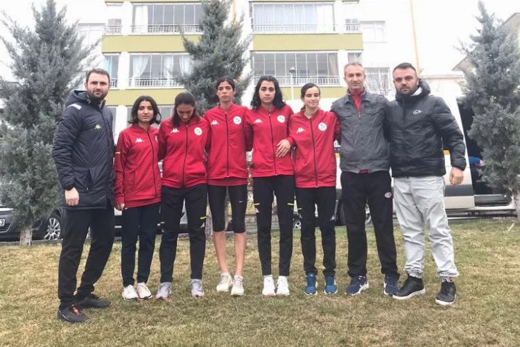 Kocaeli İzmit Belediyesporlu atletler rotayı Ankara’ya çevirdi 
