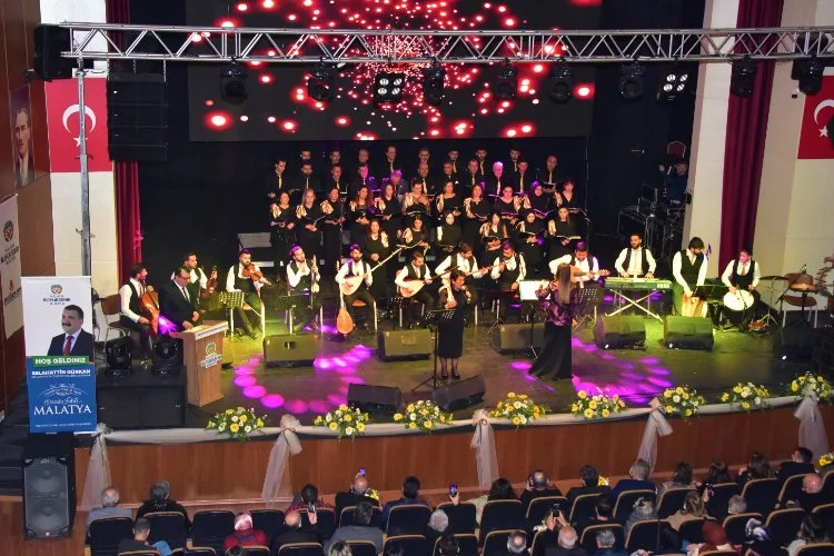 Malatya'da 'Gönül Cemresi' Türk Halk Müziği Konserine yoğun katılım 