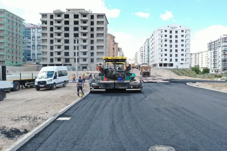 Nevşehir'de sıcak asfalt mesaisi
